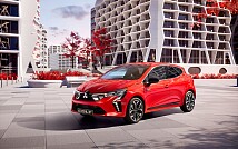 mitsubishi_colt_2023_czerwony_przod_bok.jpg