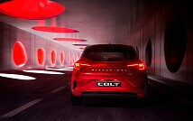 mitsubishi_colt_2023_czerwony_tyl.jpg