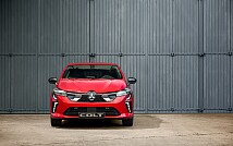 mitsubishi_colt_2023_czerwony_przod.jpg