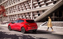 mitsubishi_colt_2023_czerwony_tyl_bok.jpg